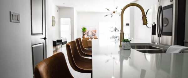 Czy wiesz, że niektóre domy buduje się w mniej niż 24 godziny? Oto 5 zaskakujących faktów o rynku nieruchomości na świecie